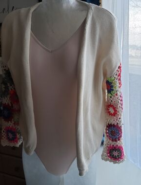 Cotton Open-Front Sweater Cardigan with Multicolor Crochet Sleeves